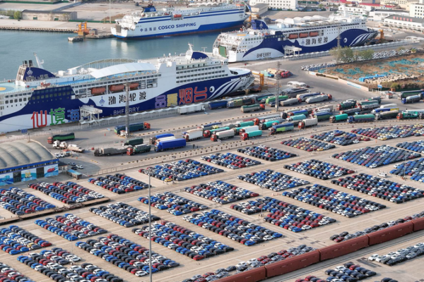 China’s Exports Surge 6.9% in Q1 2025 China_s_Exports_Surge_6_9__in_Q1_2025