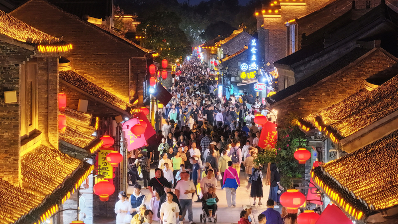 Chinese_Mainland_Q1_5_4__Growth_Beats_Forecasts_with_Resilient_Demand