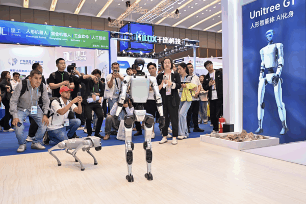 Chinese Tech Giants Battle in Humanoid Robotics Chinese_Tech_Giants_Battle_in_Humanoid_Robotics