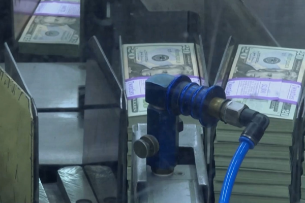 Dollar Decline Sparks Capital Shift East Dollar_Decline_Sparks_Capital_Shift_East