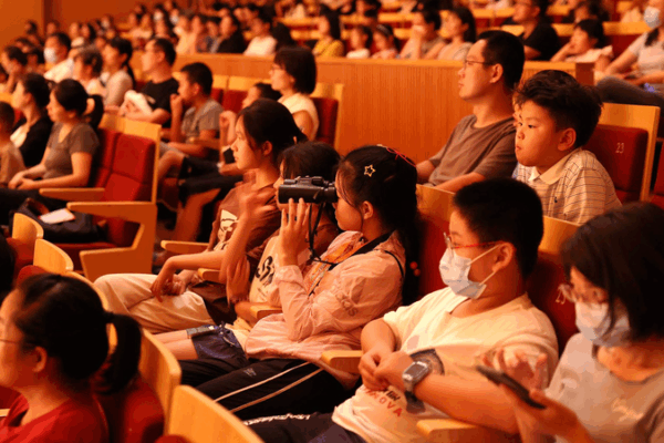Film Festival Fever: The Passion on the Chinese Mainland Film_Festival_Fever__The_Passion_on_the_Chinese_Mainland