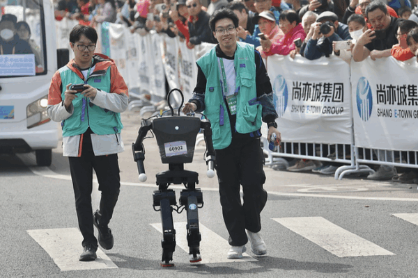 Humanoid Robots Blaze the Track in Beijing Half-Marathon! Humanoid_Robots_Blaze_the_Track_in_Beijing_Half_Marathon_