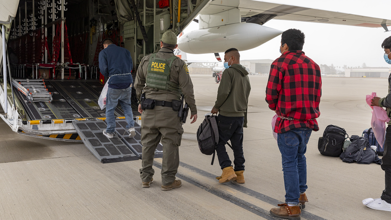 Immigration_Fears_Block_Bird_Flu_Prevention_in_U_S__Farmworkers - Namaste Headlines Immigration_Fears_Block_Bird_Flu_Prevention_in_U_S__Farmworkers