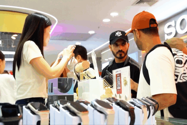 Instant_Tax_Refund_Boosts_Shopping_Fever_in_China video poster