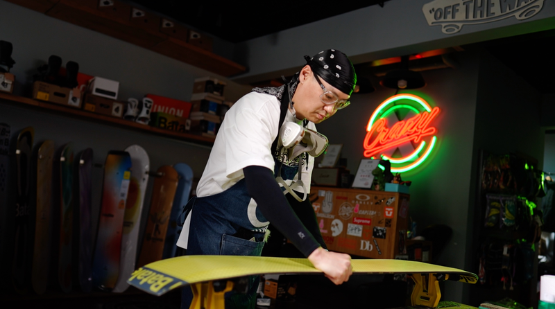 Lao_Feng__Behind_the_Scenes_of_Snowboard_Perfection_poster - Namaste Headlines Lao_Feng__Behind_the_Scenes_of_Snowboard_Perfection video poster