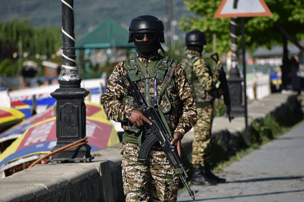 Pakistan Warns of Potential Indian Military Strike Pakistan_Warns_of_Potential_Indian_Military_Strike