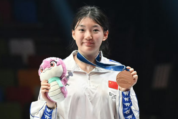 Pan Qimiao Shines with Bronze at Junior Worlds Pan_Qimiao_Shines_with_Bronze_at_Junior_Worlds