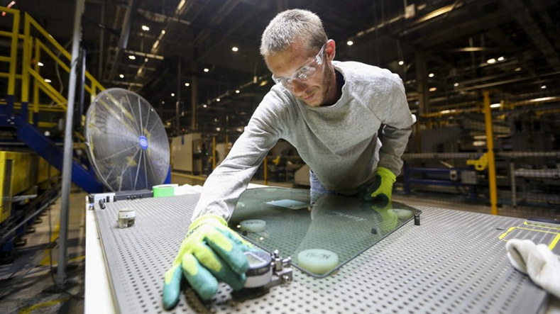 Tariff_Wars_Fall_Short_of_Reviving_U_S__Manufacturing - Namaste Headlines Tariff_Wars_Fall_Short_of_Reviving_U_S__Manufacturing