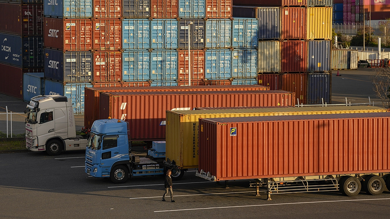 Trump_s_Bold_Move_in_Japan_Trade_Talks_Stirs_Global_Buzz - Namaste Headlines Trump_s_Bold_Move_in_Japan_Trade_Talks_Stirs_Global_Buzz