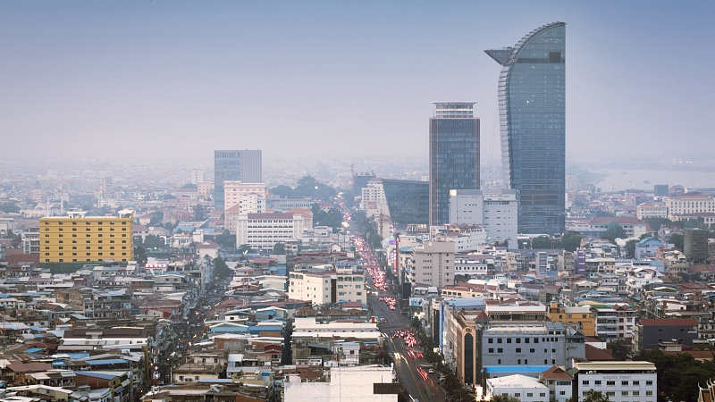 Xi_Jinping_Arrives_in_Phnom_Penh_for_State_Visit video poster