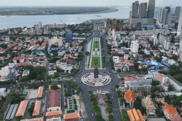 Xi Jinping’s Phnom Penh Visit: Shaping New Ties Xi_Jinping_s_Phnom_Penh_Visit__Shaping_New_Ties