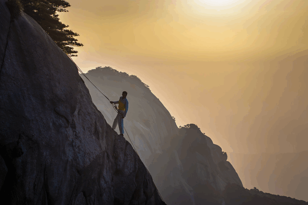20 Years on the Edge: Tianzhu Mountain’s Cliffside Beauticians 20_Years_on_the_Edge__Tianzhu_Mountain_s_Cliffside_Beauticians