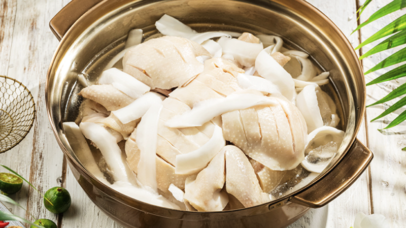 9VFFCQGW7XNPZ673QDN4 - Namaste Headlines Savor Hainan’s Legendary Wenchang Chicken!