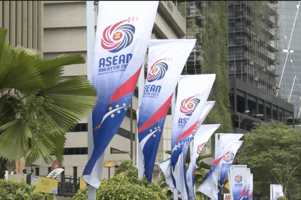 ASEAN, GCC & China Summit: A New Free Trade Era in KL! ASEAN__GCC___China_Summit__A_New_Free_Trade_Era_in_KL_ video poster