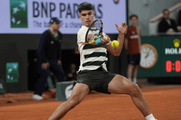 Alcaraz Battles Comeback to Reach French Open Last 16 Alcaraz_Battles_Comeback_to_Reach_French_Open_Last_16
