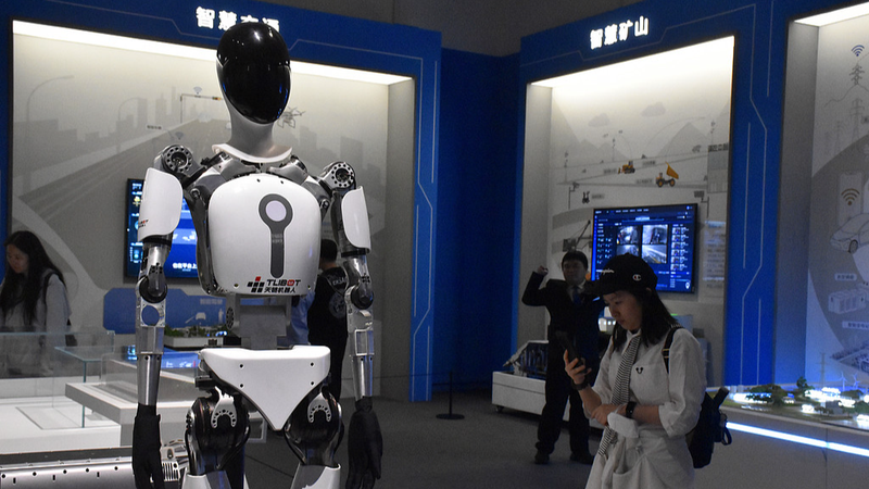 Sichuan’s Futuristic Robots Dazzle at Beijing Museum Sichuan’s Futuristic Robots Dazzle at Beijing Museum