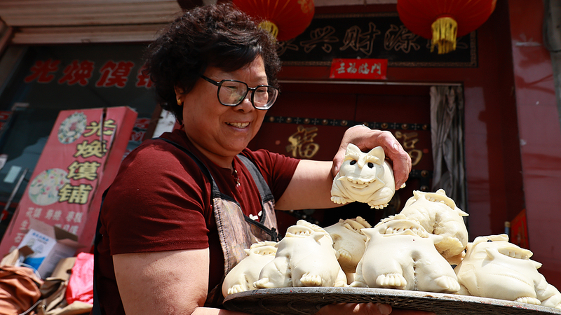 Buns of Blessing: Jinnan Huamo Celebrates Heritage Buns_of_Blessing__Jinnan_Huamo_Celebrates_Heritage
