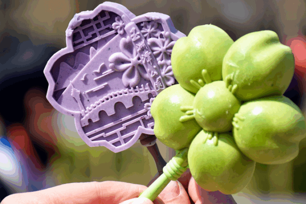 Chill with Heritage: Cultural Ice Cream Bars on China Tourism Day Chill_with_Heritage__Cultural_Ice_Cream_Bars_on_China_Tourism_Day