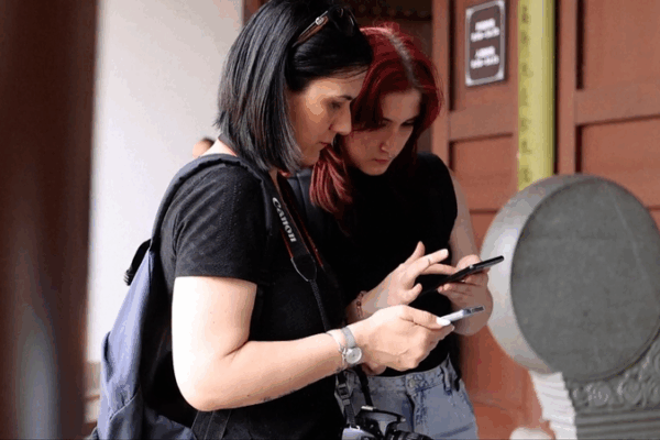 China Boosts Mobile Payment Access for Global Travelers China_Boosts_Mobile_Payment_Access_for_Global_Travelers video poster