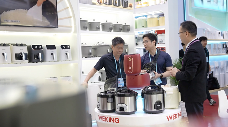 Chinese_Enterprises_Tackle_U_S__Tariffs_Head_On_poster - Namaste Headlines Chinese_Enterprises_Tackle_U_S__Tariffs_Head_On video poster