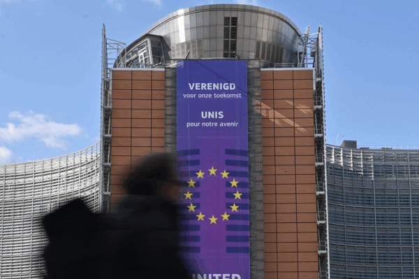 EU Cuts 2025 Growth Forecast Amid Trump Tariff Tensions EU_Cuts_2025_Growth_Forecast_Amid_Trump_Tariff_Tensions