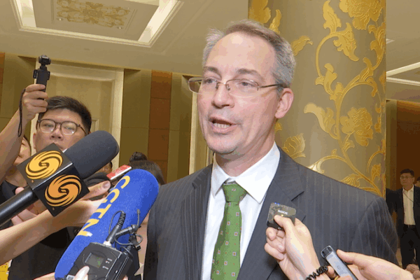 Global Trade Summit Boosts U.S. Enterprise Confidence in the Chinese Mainland Global_Trade_Summit_Boosts_U_S__Enterprise_Confidence_in_the_Chinese_Mainland video poster