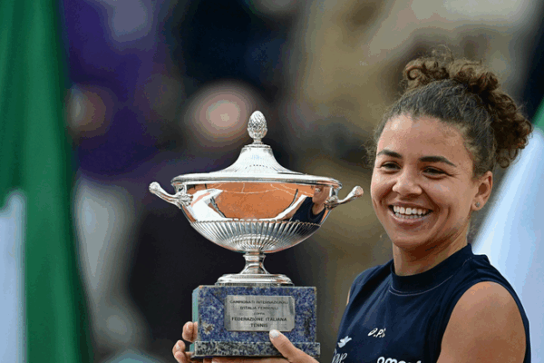 Jasmine Paolini Stuns as First Home Winner in 40 Years at Italian Open! Jasmine_Paolini_Stuns_as_First_Home_Winner_in_40_Years_at_Italian_Open_