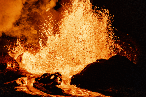 Kilauea Volcano Erupts Anew with Towering Lava Fountains Kilauea_Volcano_Erupts_Anew_with_Towering_Lava_Fountains video poster