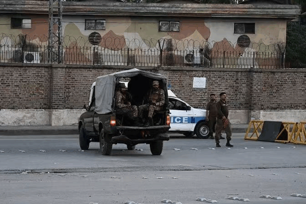 Pakistan__India_Halt_4_Day_Strikes_with_Ceasefire video poster