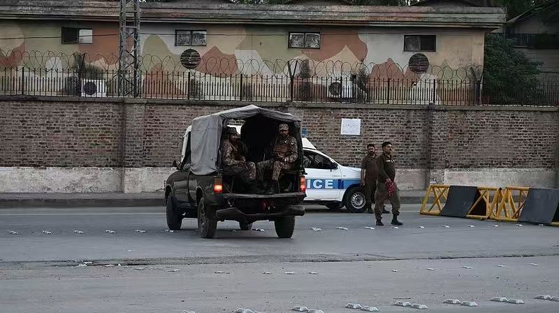 Pakistan__India_Halt_4_Day_Strikes_with_Ceasefire video poster