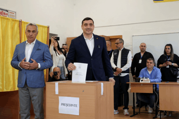 Romania PM Steps Down as Far-Right Candidate Surges Romania_PM_Steps_Down_as_Far_Right_Candidate_Surges