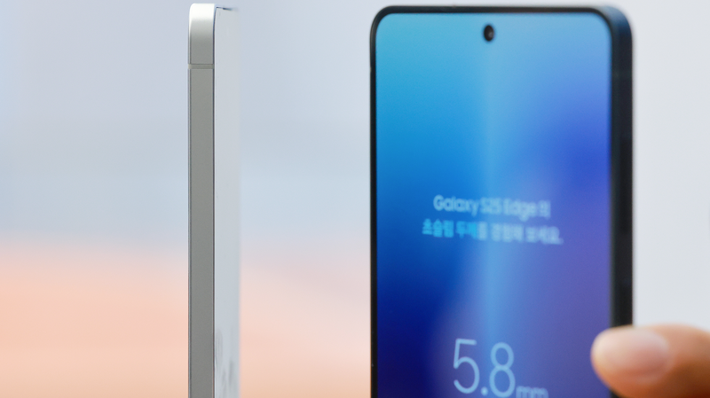 Samsung Unveils Slimmest S25 Edge: Sleek, Smart & Ahead of Apple Samsung_Unveils_Slimmest_S25_Edge__Sleek__Smart___Ahead_of_Apple