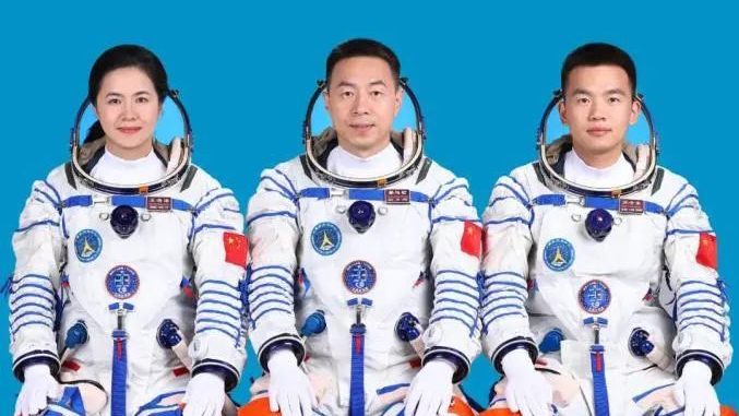 Shenzhou_19_Crew_s_Triumphant_Return__A_Stellar_Homecoming_ video poster