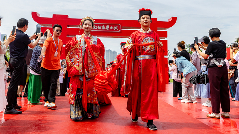 Song-Style Wedding Brings Ancient Romance to Ninghai Song_Style_Wedding_Brings_Ancient_Romance_to_Ninghai