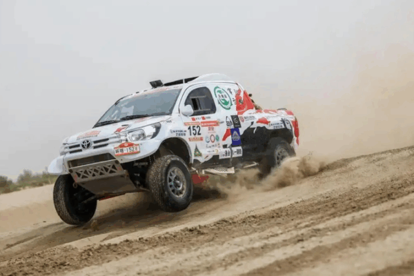 Taklimakan Rally Stage 4: Dust Storms & Dazzling Wins! Taklimakan_Rally_Stage_4__Dust_Storms___Dazzling_Wins_ video poster