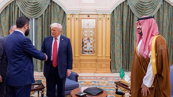 Trump Meets Syrian Interim Leader, Eyes Iran Deal Breakthrough Trump_Meets_Syrian_Interim_Leader__Eyes_Iran_Deal_Breakthrough