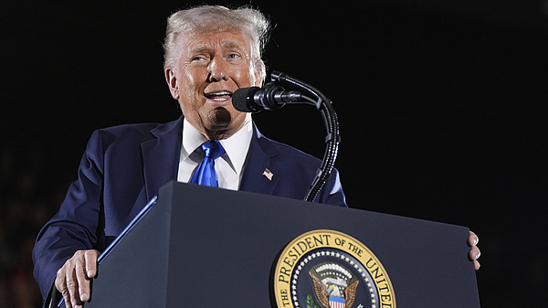 Trump’s Tariffs Hit U.S. Consumers: Price Hike Alert! Trump_s_Tariffs_Hit_U_S__Consumers__Price_Hike_Alert_