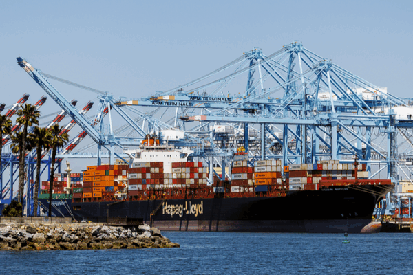 US Tariffs Unveiled: Hidden Costs of Protectionism US_Tariffs_Unveiled__Hidden_Costs_of_Protectionism