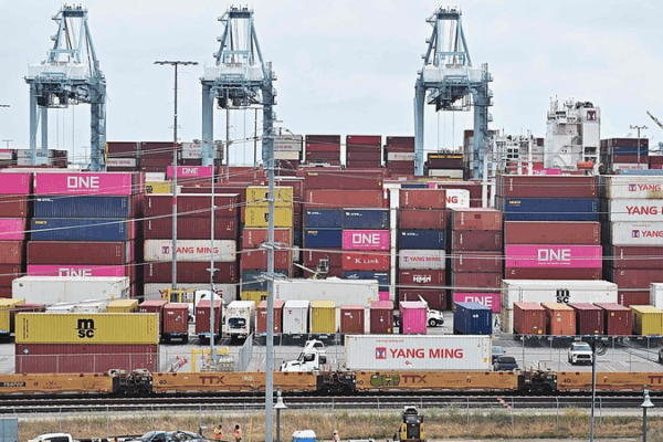 US Urgently Seeks Talks with China Amid Tariff Market Turmoil US_Urgently_Seeks_Talks_with_China_Amid_Tariff_Market_Turmoil video poster
