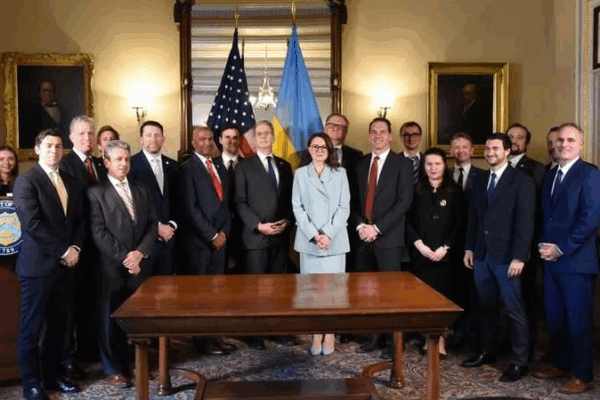 U.S. & Ukraine Seal Minerals Pact for Reconstruction Investment U_S____Ukraine_Seal_Minerals_Pact_for_Reconstruction_Investment