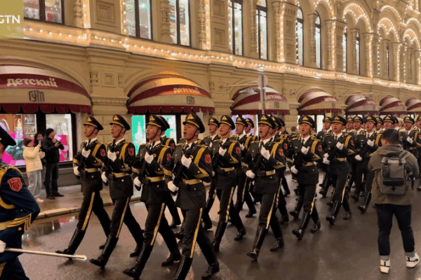 Chinese Honor Guard Shines at Moscow’s WWII Rehearsal Chinese Honor Guard Shines at Moscow’s WWII Rehearsal video poster