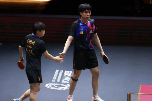 Wang & Sun Overcome Racket Hiccup to Dominate Doha Mixed Doubles! Wang___Sun_Overcome_Racket_Hiccup_to_Dominate_Doha_Mixed_Doubles_