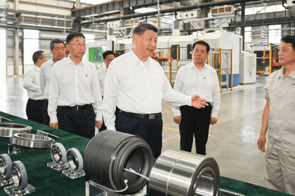 Xi Champions Stronger Manufacturing for Modernization Xi_Champions_Stronger_Manufacturing_for_Modernization