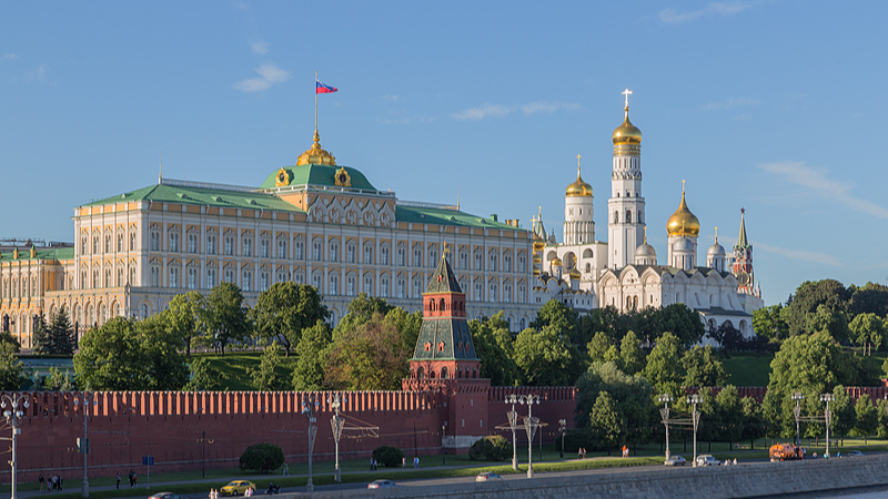 Xi_Jinping_Arrives_in_Moscow_for_80th_Anniversary_Celebrations video poster