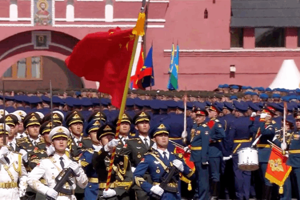 Xi Salutes PLA Honor Guard at Moscow Victory Parade Xi_Salutes_PLA_Honor_Guard_at_Moscow_Victory_Parade video poster