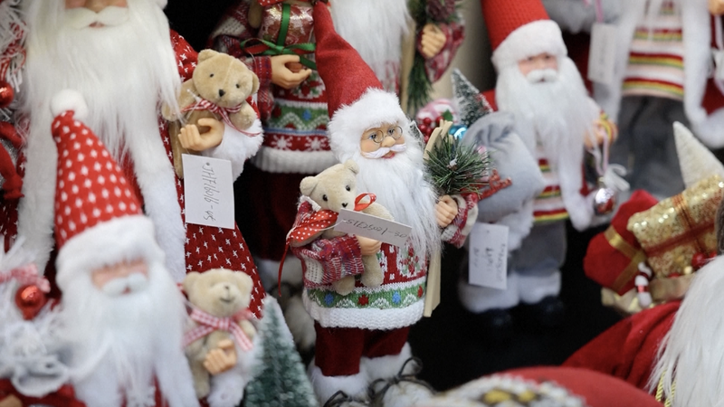 Yiwu_Market_Booms_Amid_US_Tariff_Hikes_ video poster