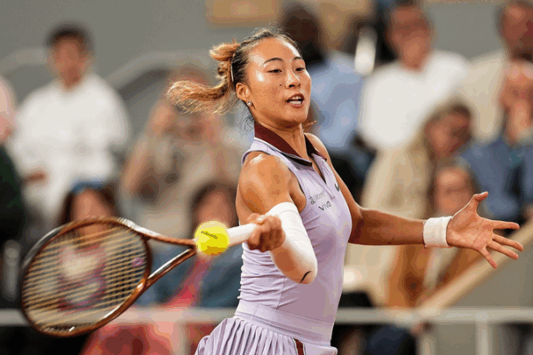 Zheng Qinwen Shines at French Open First Round Zheng_Qinwen_Shines_at_French_Open_First_Round