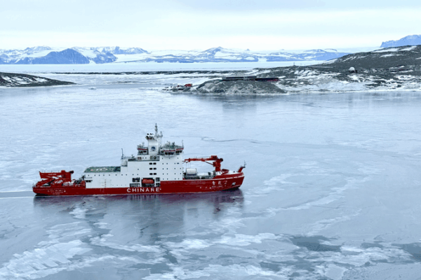 Xuelong-2’s Groundbreaking Antarctic Autumn Mission 🚢❄️ Xuelong-2's Groundbreaking Antarctic Autumn Mission 🚢❄️