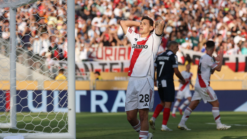0-0 Showdown: River Plate-Monterrey Match Features 9 Yellows & 1 Red 0_0_Showdown__River_Plate_Monterrey_Match_Features_9_Yellows___1_Red