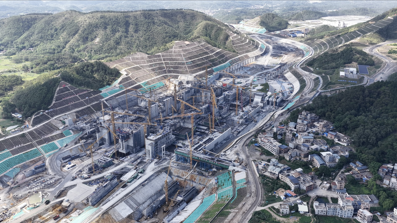 Pinglu Canal Unveils World's Largest Water-Saving Ship Lock 🚢